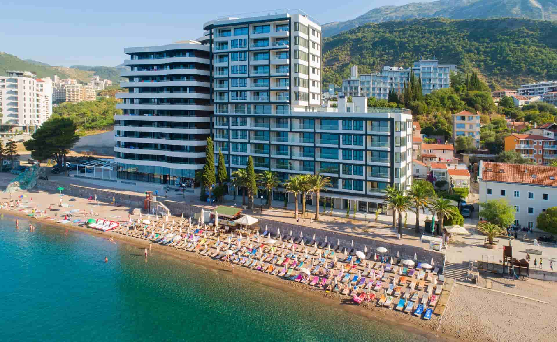 Two-bedroom beachfront apartment