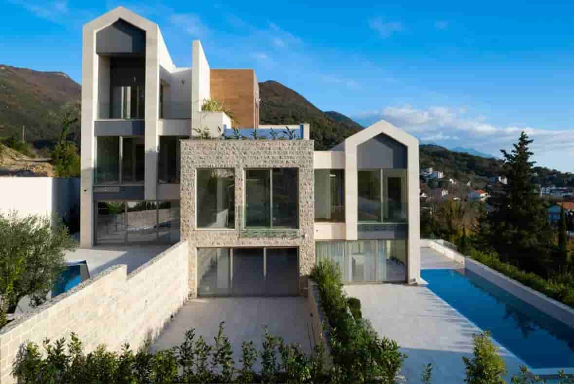 Two-bedroom Townhouse in Donja Lastva, Tivat