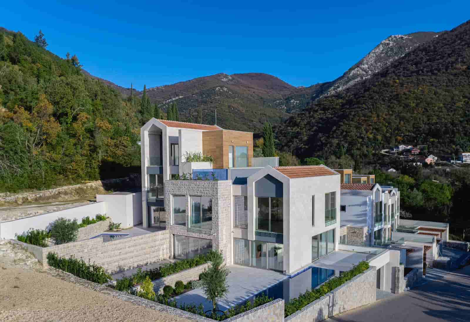Two-bedroom Apartment in Donja Lastva, Tivat