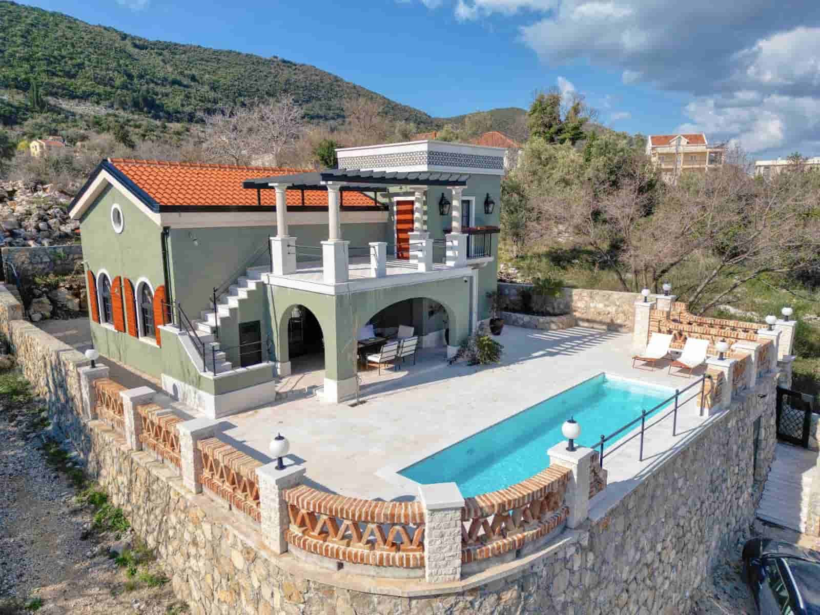 Jedinstvena vila sa bazenom