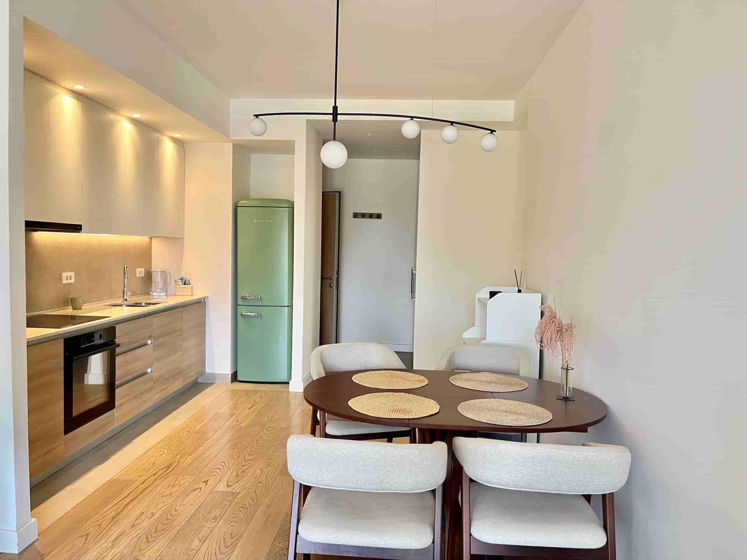 Modern three-room apartment with designer furniture in BW Verde