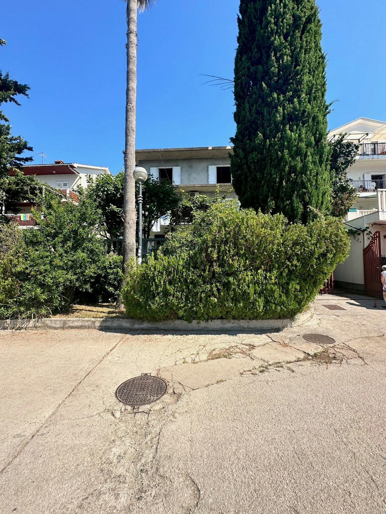 House for Renovation on the First Line to the Sea