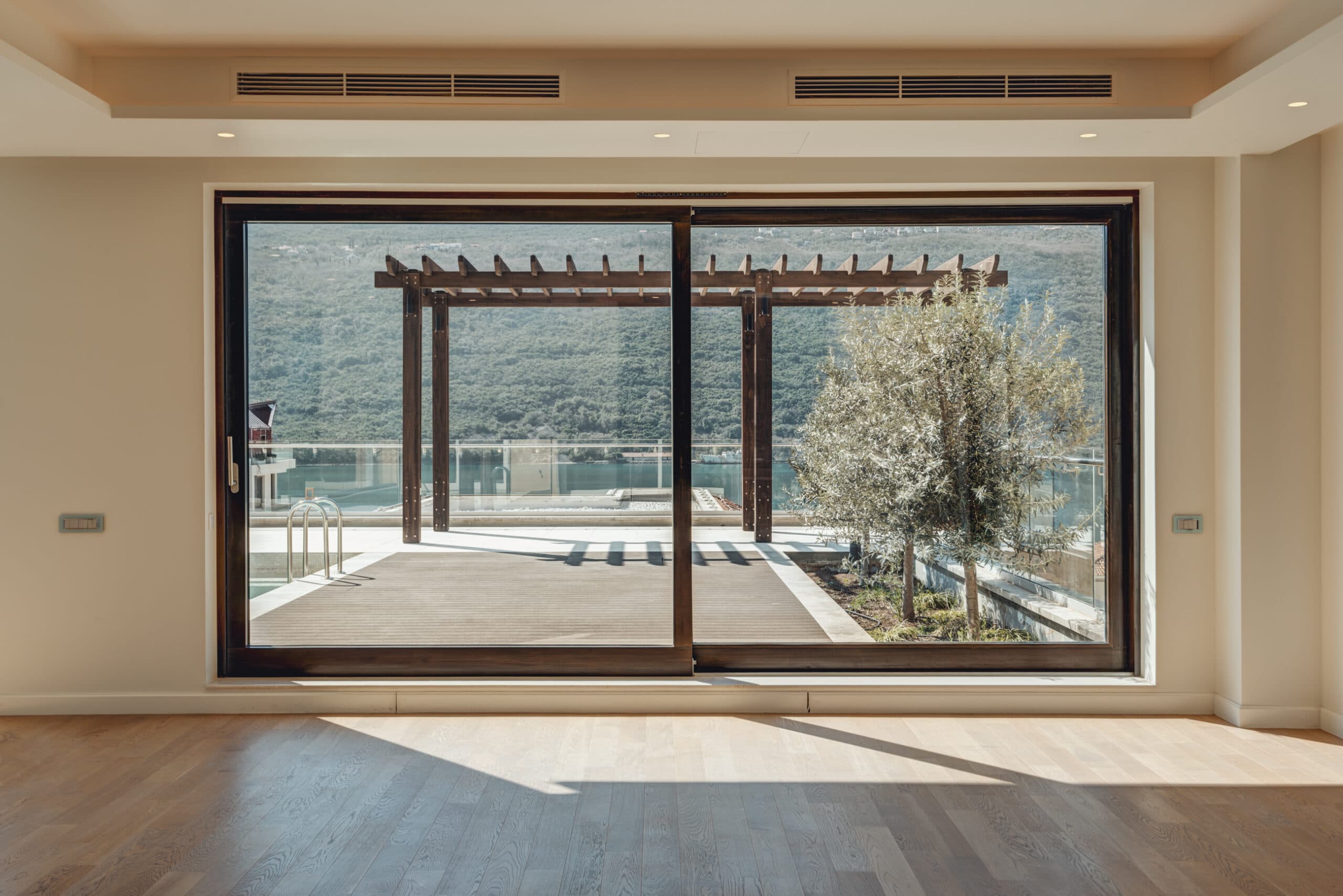 Трехкомнатный пентхаус в Village Residence