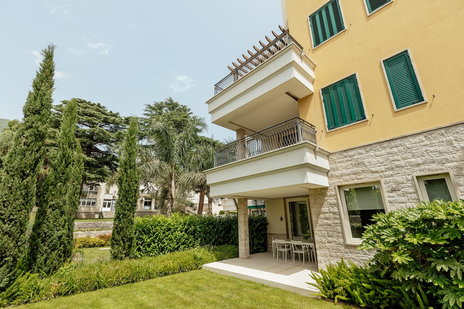 Stunning one-bedroom apartment in Village Residence