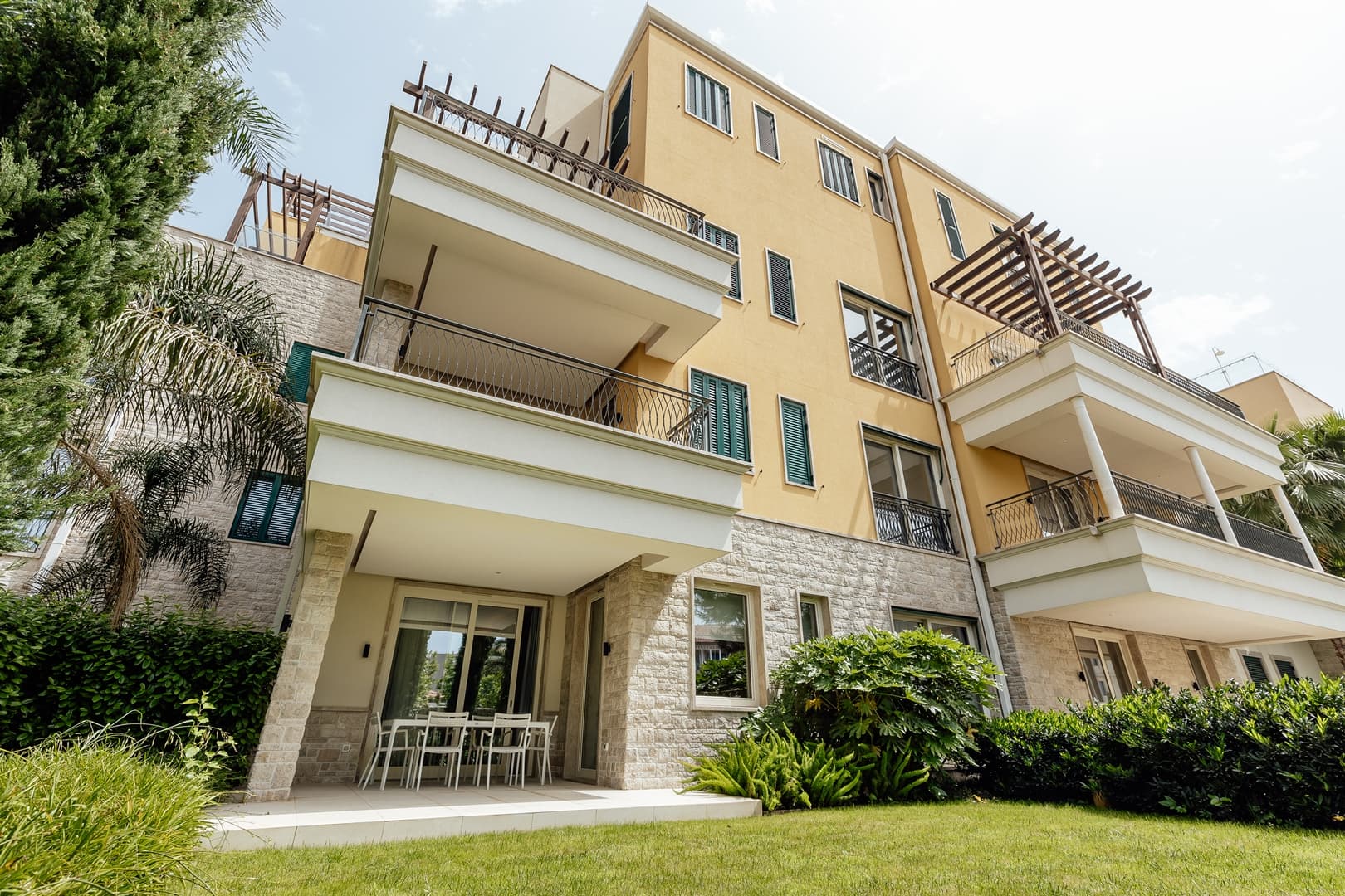 Oднокомнатная квартира в жилом комплексе Village Residence