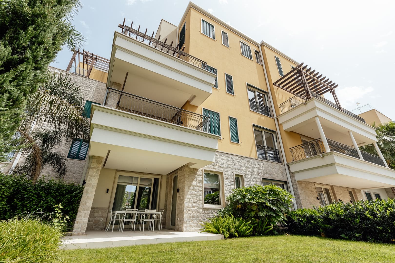 Stunning one-bedroom apartment in Village Residence