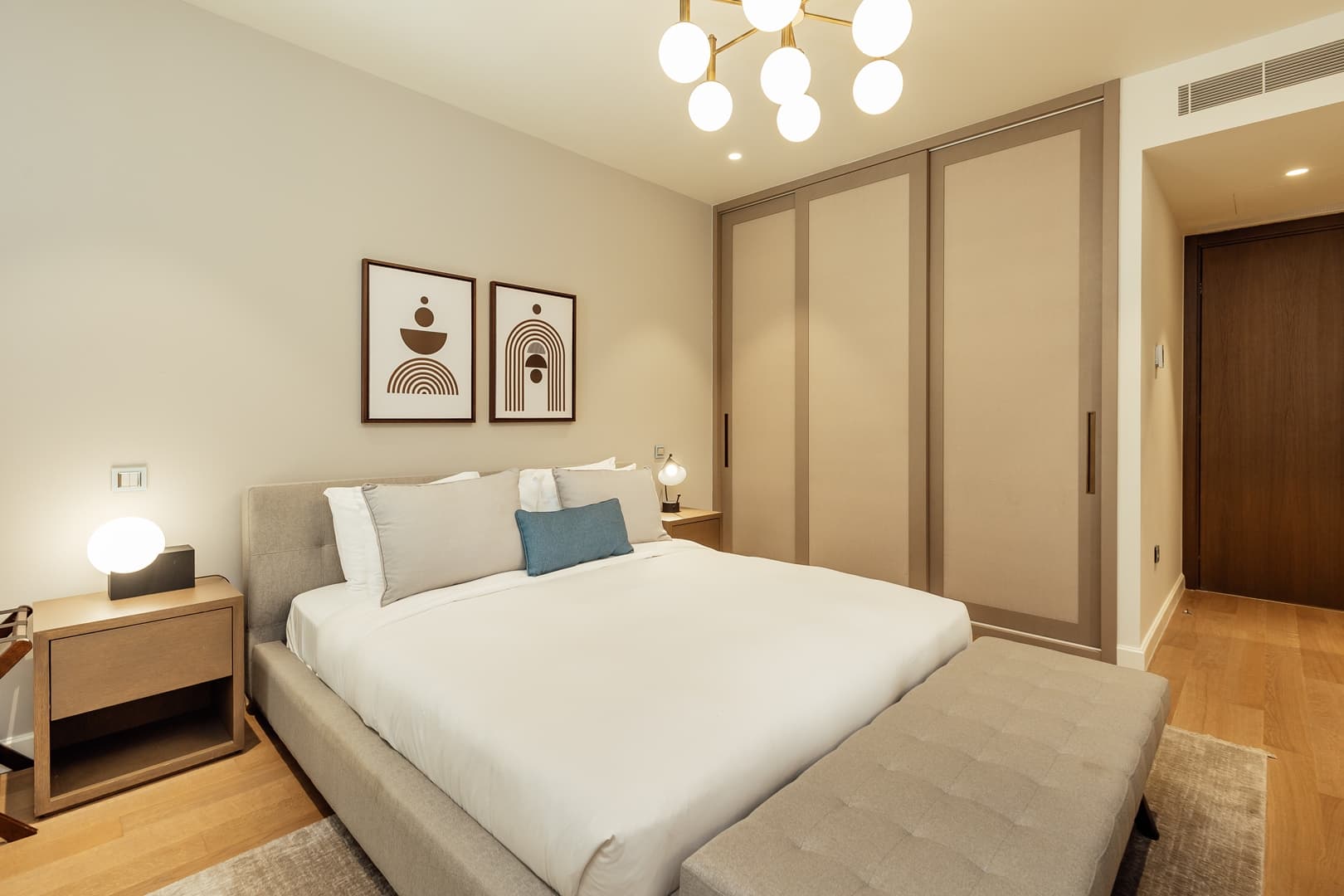 Стильная двухкомнатная квартира в Village Residences
