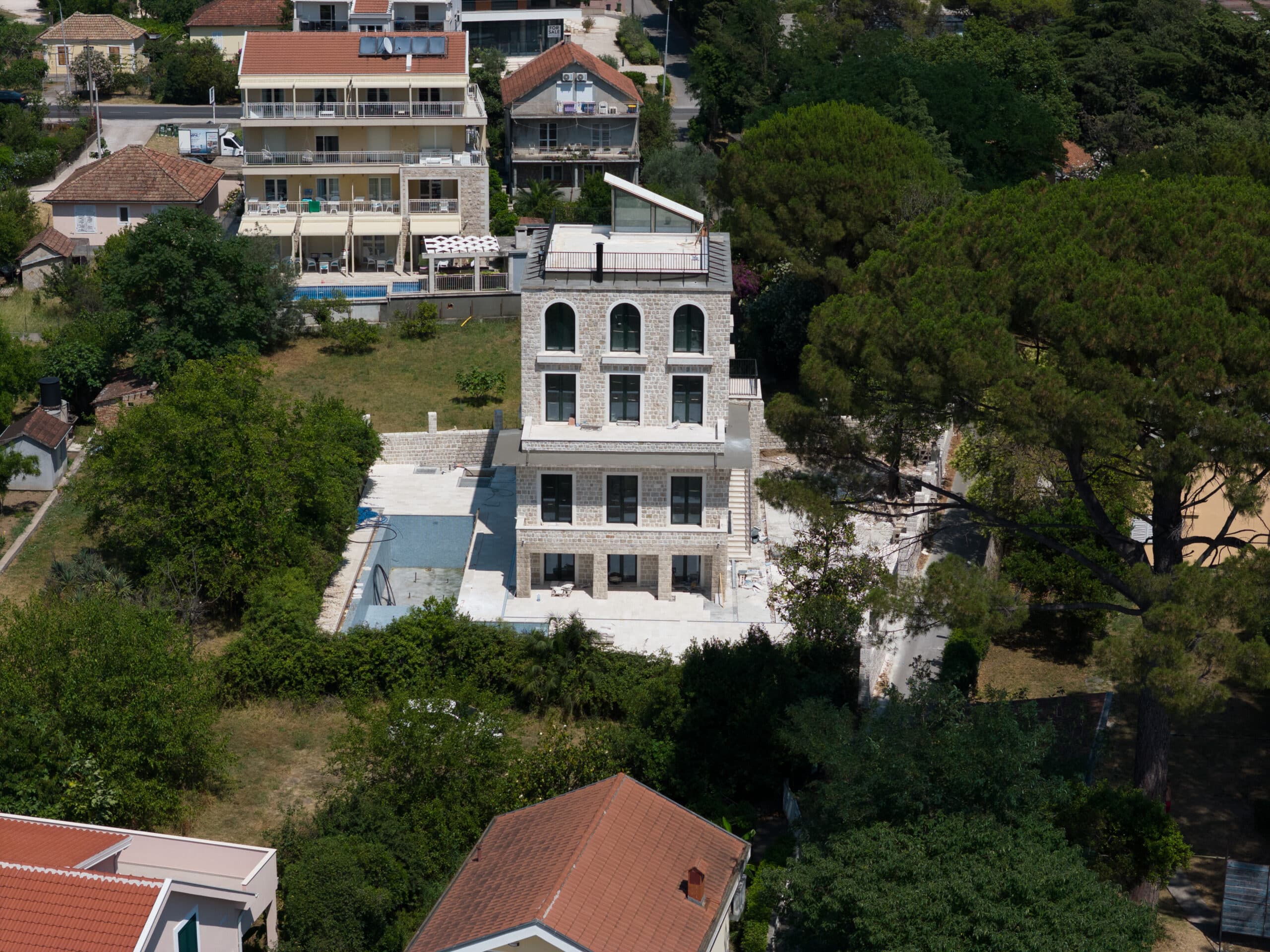 Stone Villa with Pool in Seljanovo