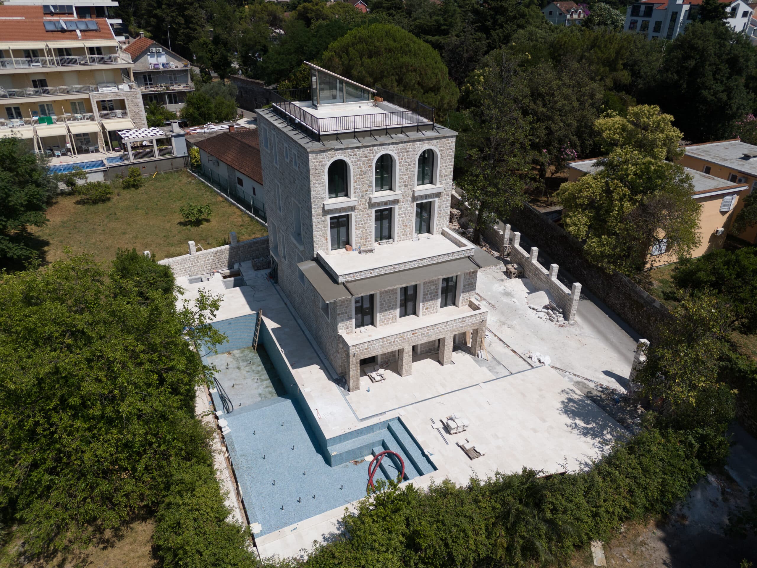 Stone Villa with Pool in Seljanovo