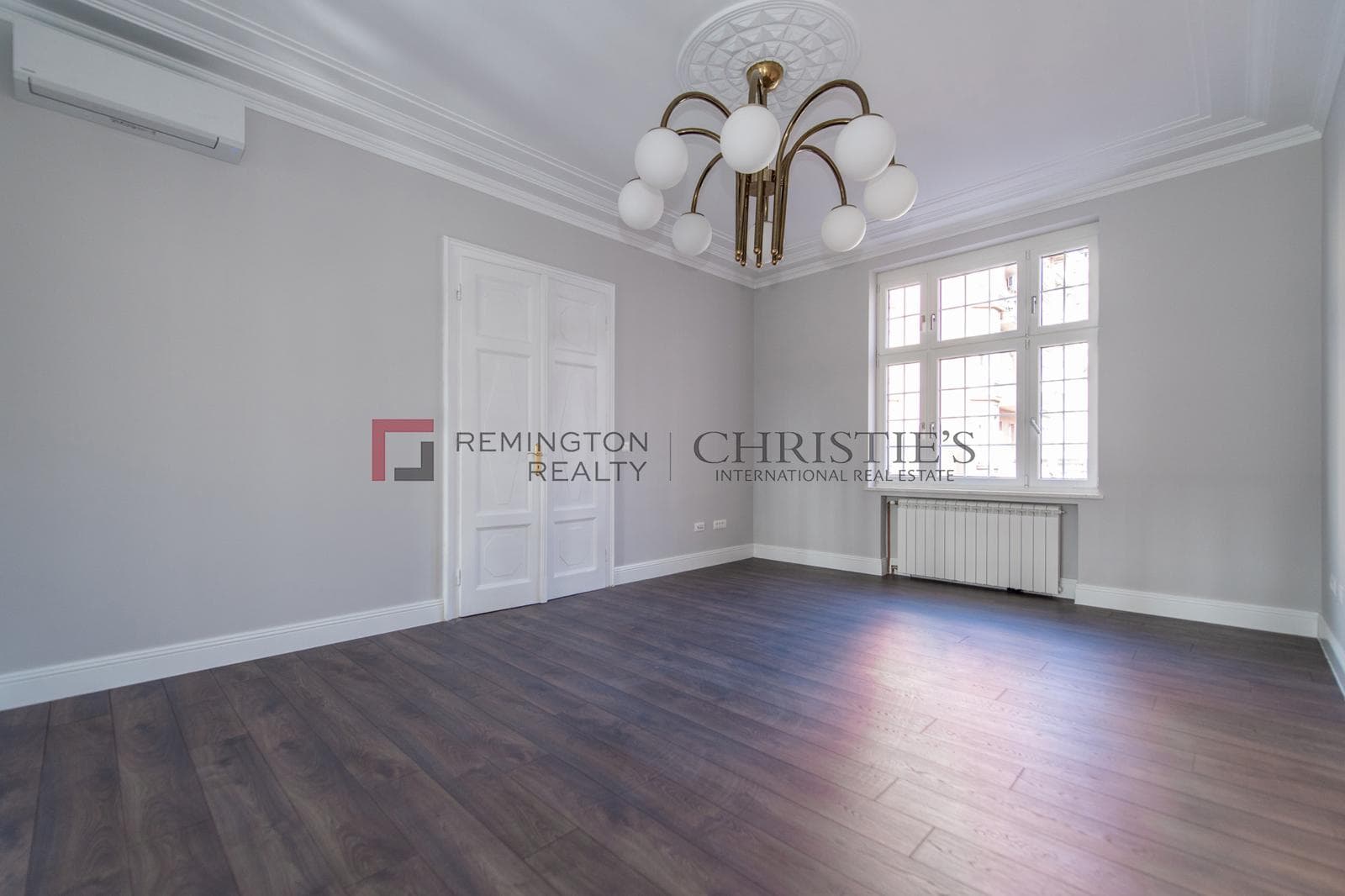 Beautiful salon-style apartment Oblićev Venac